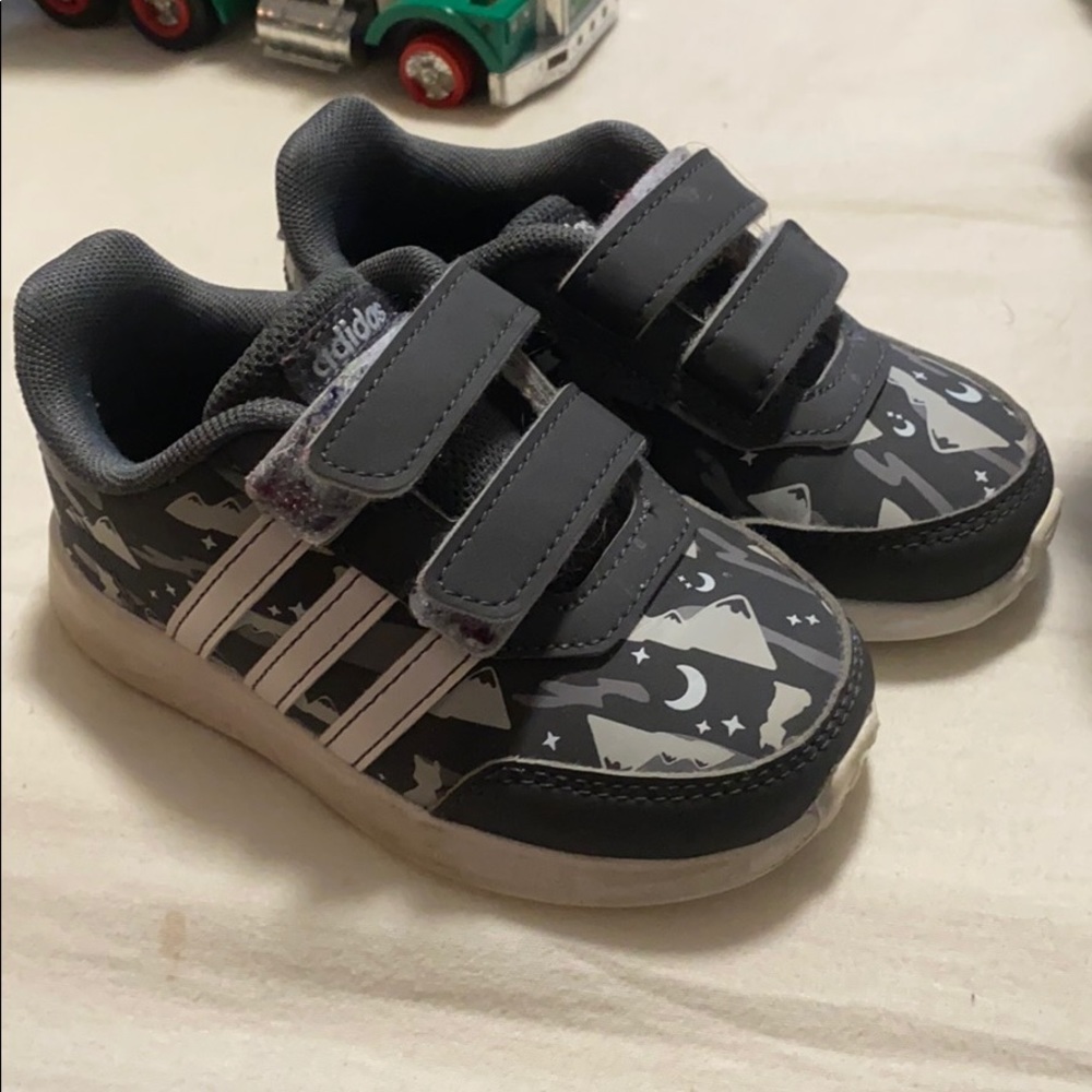 Adidas shoes 7K